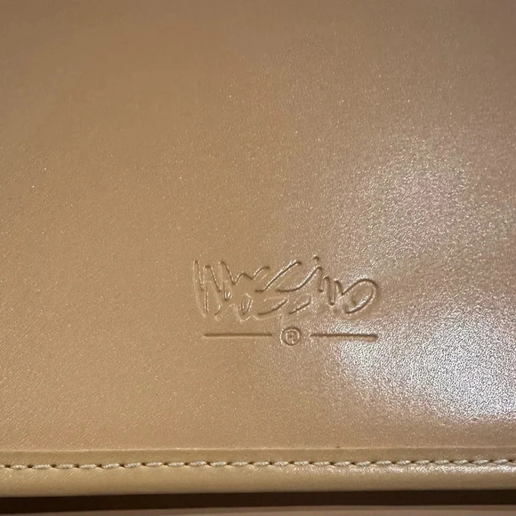 Massimo structured All leather shoulder bag in buttery tan medium size - Picture 6 of 10